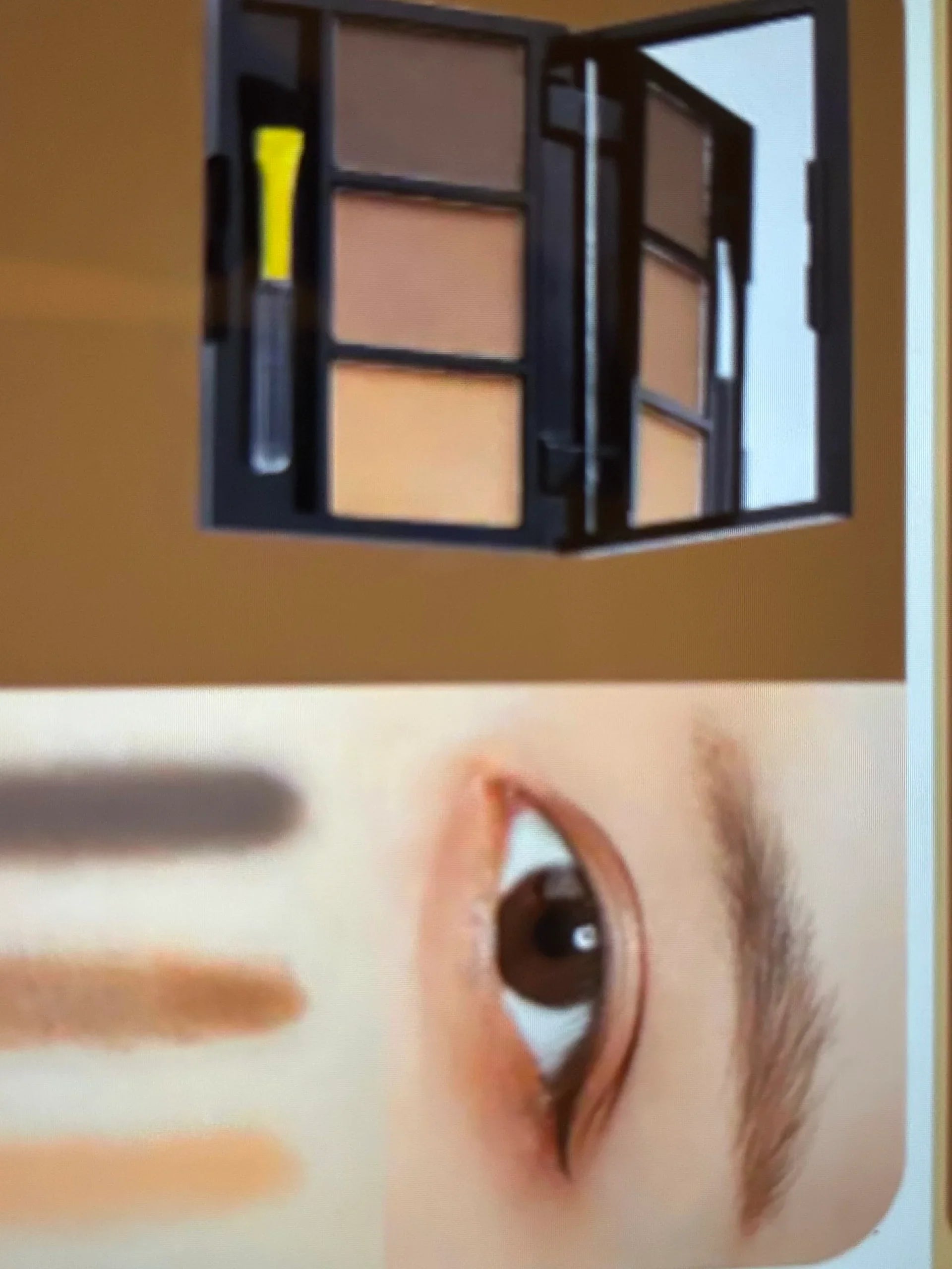 palette de fards à paupière 3-en-1